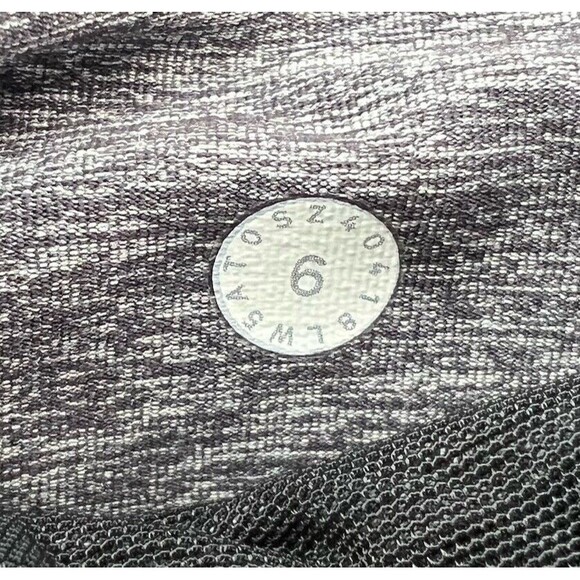 Lululemon Speed Up Tight 28" Full-On Luxtreme Heather Black Leggings Sz 6 W5ATOS - Picture 15 of 15